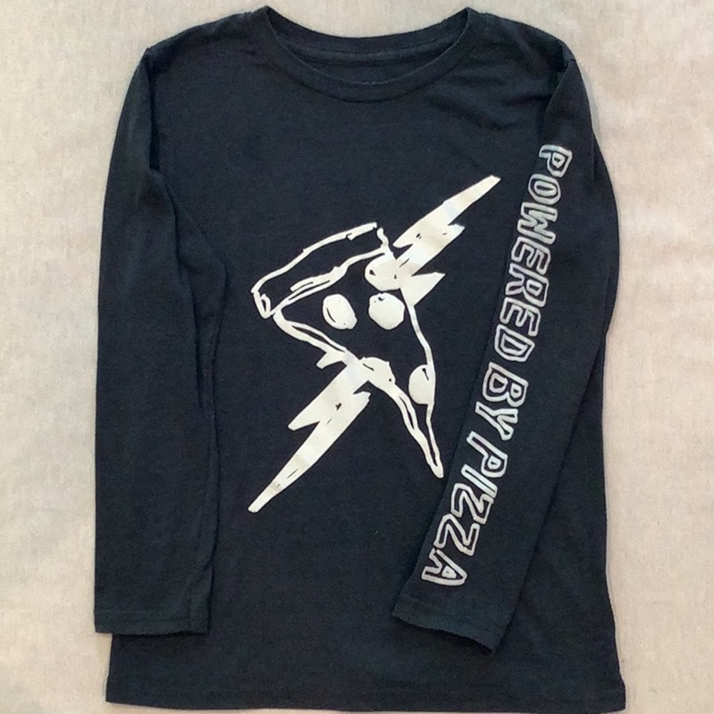 Rockets of Awesome: Boy’s T-Shirt Size 8- Asphalt - TEE ‘Powered by Pizza